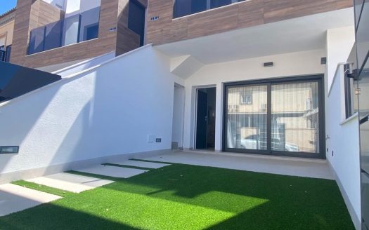 New Build Bungalows in Lo Pagán: Modern Living Near the Beach