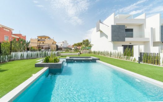 Naujas gyvenamųjų namų kompleksas Los Balcones (Torrevieja)