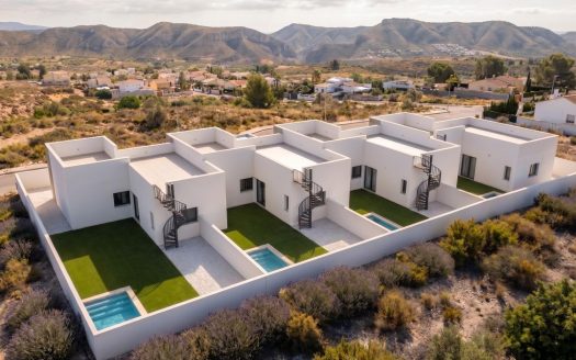 Development of 4 newly built semi-detached and terraced villas with private swimming pools at the Mazarrón Country Club