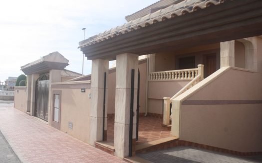 VACKERT RADHUS I LOS ALTOS, TORREVIEJA