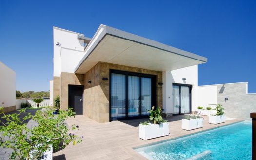 Neubau Villa mit privatem Pool in San Miguel de Salinas
