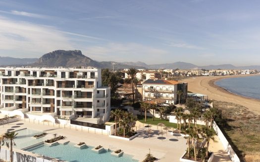MEDITERRANEAN HOUSING A FEW METERS FROM THE SEA