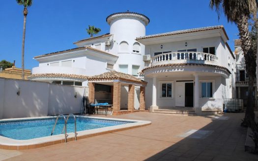 Villa for sale in Jacarilla