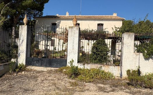 country house for sale in Villajoyosa