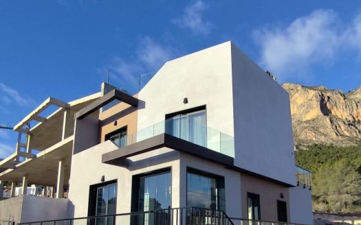 Neu gebaute Doppelhaushälfte in Polop