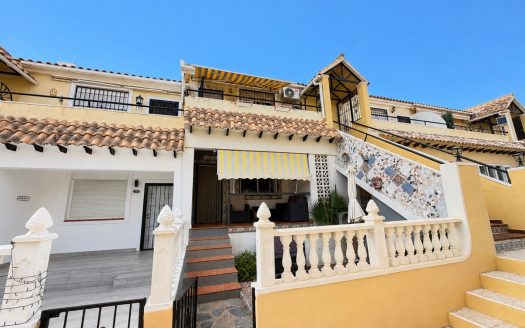 Charming 2-Bedroom Ground Floor Apartment in Orihuela Costa