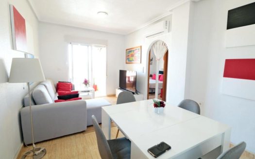 Penthouse mit privatem Solarium und Gemeinschaftspool in Formentera del Segura